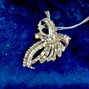 Gorgeous costume brooch